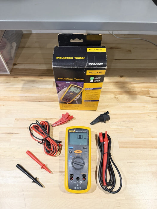 FLUKE 1503 INSULATION TESTER WITH ACCESSORIES