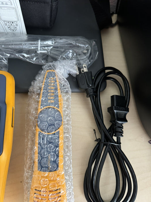 FLUKE NETWORKS LRAT-2000 LINKRUNNER AT-2000 KIT WITH PROBE & TONER