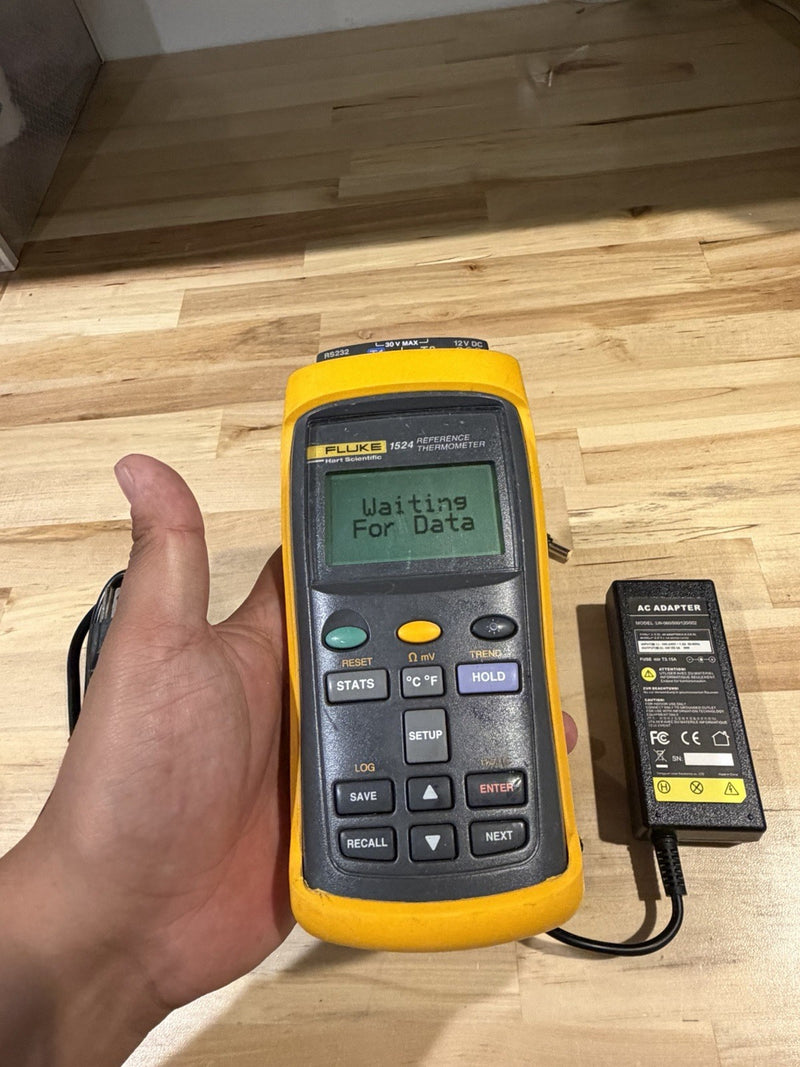 FLUKE 1524 REFERENCE THERMOMETER TESTED
