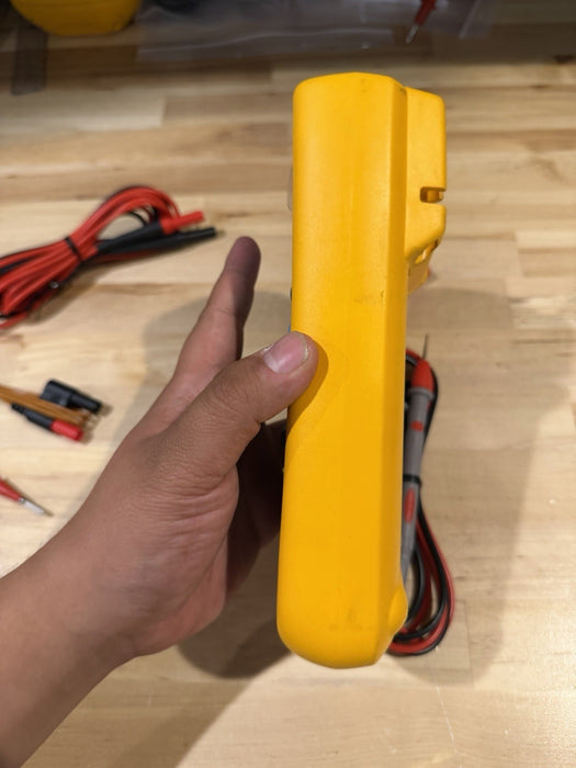FLUKE 1587 DIGITAL INSULATION TESTER KIT W ACCESSORIES & LEADS - SHIPS FAST