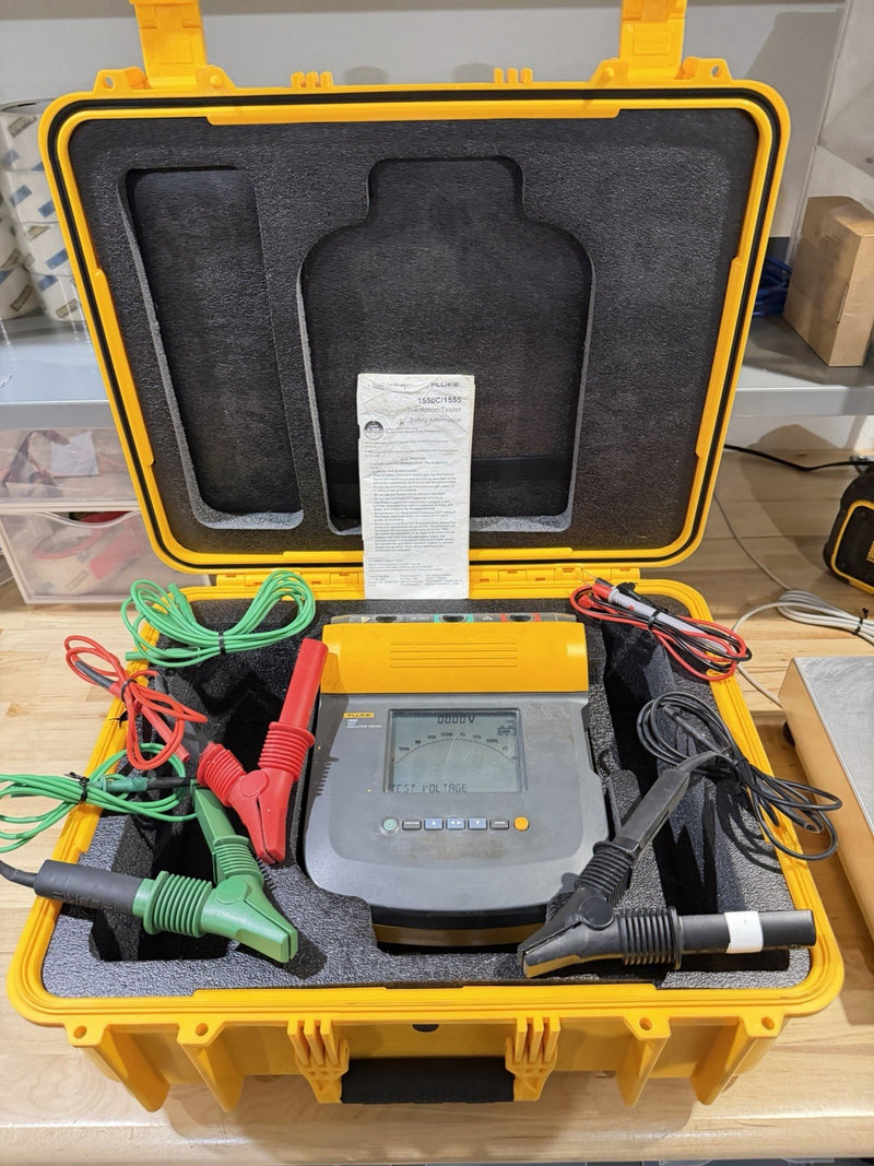 FLUKE 1555 10KV INSULATION TESTER WITH ACCESSORIES TESTED