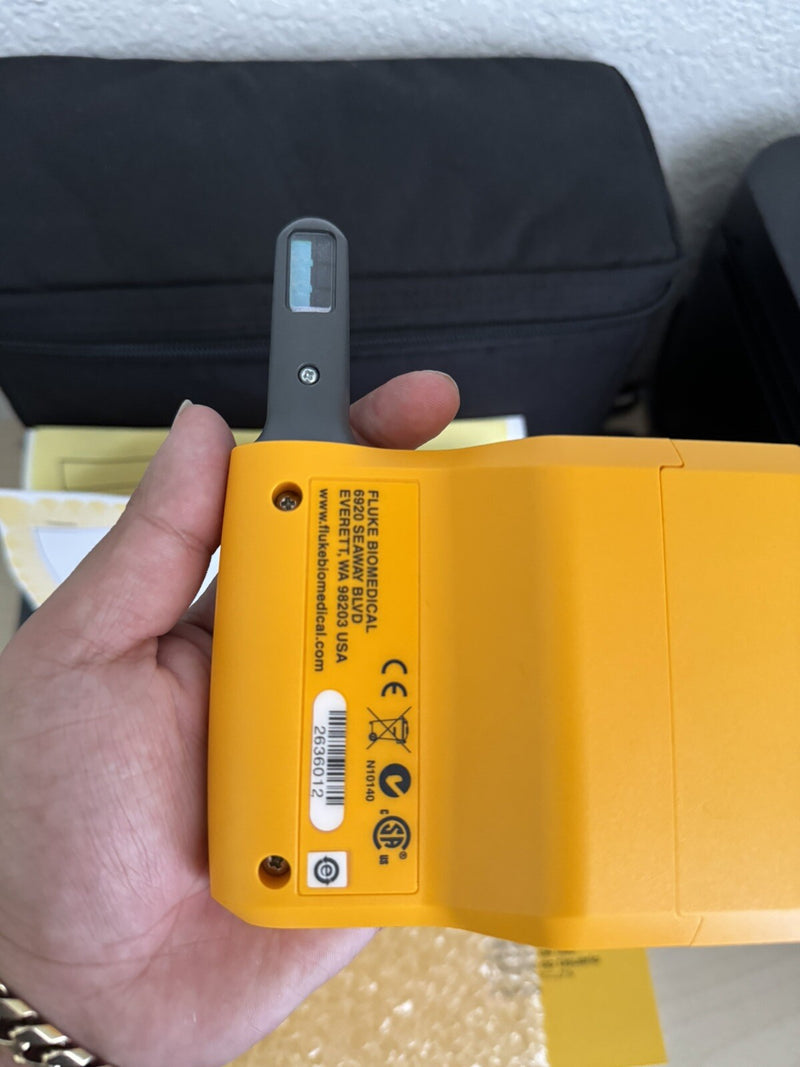 FLUKE BIOMEDICAL SPO2 SPOT LIGHT VITAL SIGB FUNCTIONAL TESTER SIMULATOR