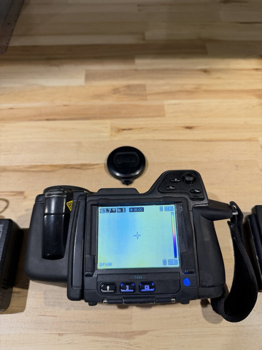 FLIR T440 THERMAL IMAGING CAMERA W/ CHARGER & BATTERY (TESTED) FREE SHIPPING