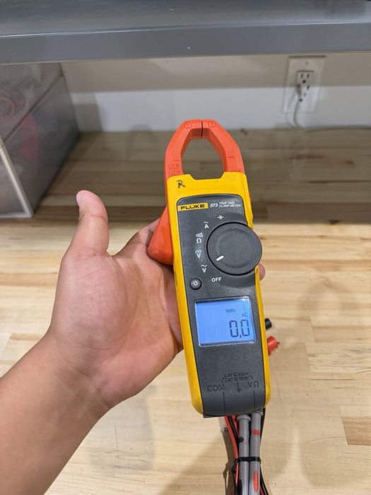 FLUKE 373 TRUE RMS W/ LEADS - SHIPS FAST