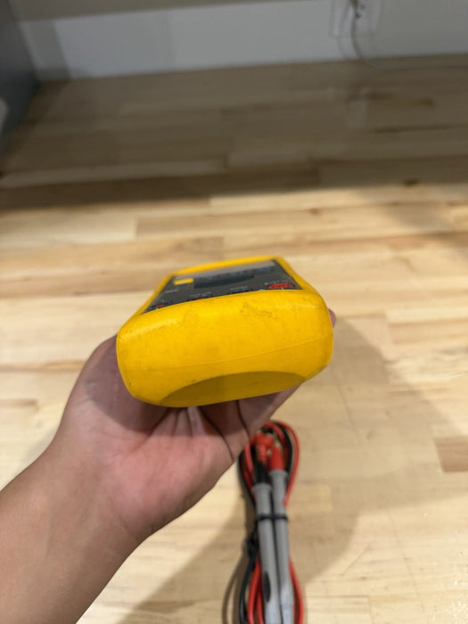 FLUKE 87V TRUE RMS MULTIMETER WITH LEADS TESTED