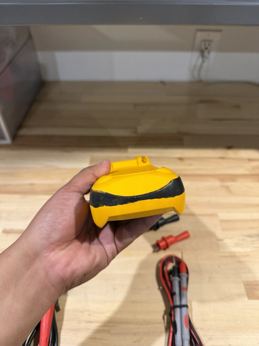 FLUKE 1503 INSULATION TESTER W/ ACCESSORIES & CLIPS - SHIPS FAST