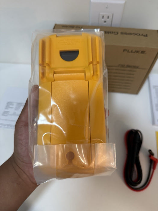 FLUKE 717 500G PRESSURE CALIBRATOR CALIBRATED 2024