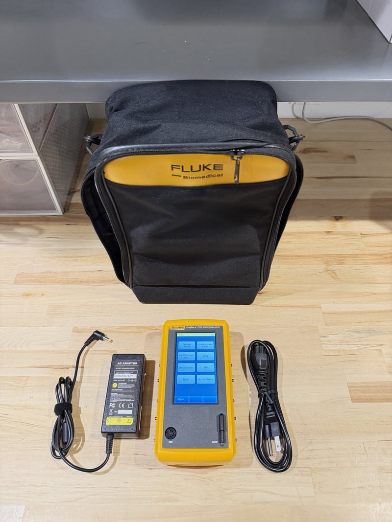 FLUKE PROSIM 4 VITAL SIGNS & ECG SIMULATOR WITH BAG & CHARGER TESTED