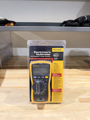 FLUKE 117 TRUE RMS FIELD TECHNICIANS DIGITAL MULTIMETER 600V AC/DC VOLTAGE NEW