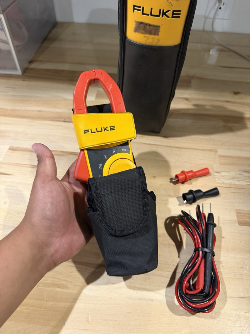 FLUKE 337 TRUE RMS AC/DC CLAMP METER WITH LEADS & BAG
