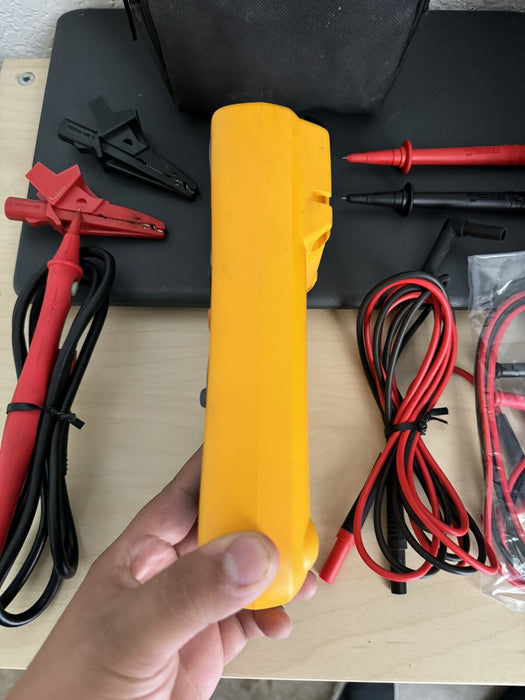 FLUKE 1507 INSULATION MULTIMETER WITH LEADS & BAG