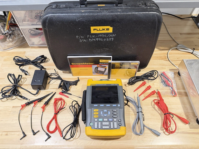 FLUKEE 199C 200MHZ 2.5GS/S SCOPEMETER COLOR WITH ACCESSORIES TESTED