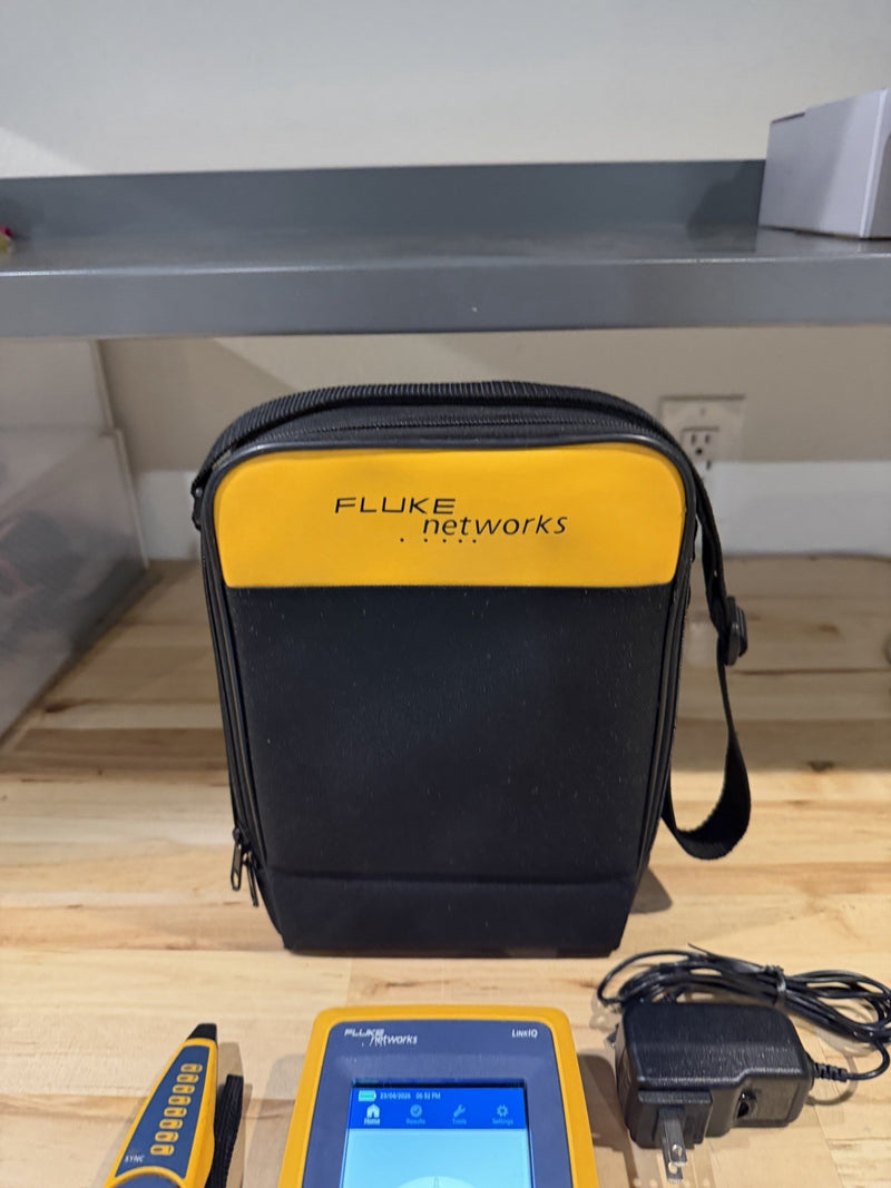 FLUKE NETWORKS LIQ-100 LINKIQ KIT CABLE & NETWORK TESTER W ACCESSORIES