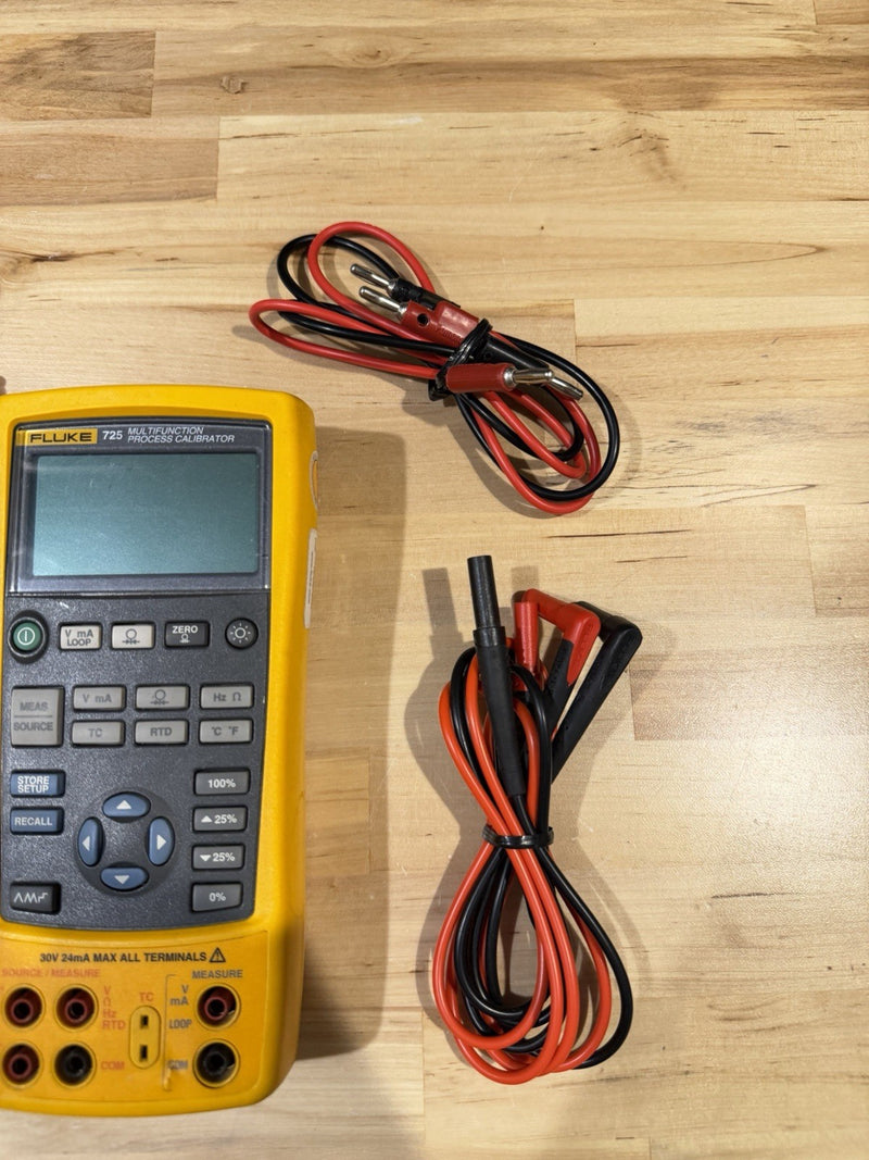 FLUKE 725 MULTIFUNCTION PROCESS CALIBRATOR WITH LEADS & CLIPS