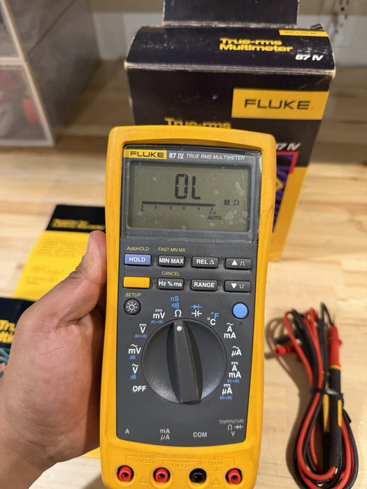FLUKE 87 IV TRUE RMS MULTIMETER W/ LEADS & CLIPS (TESTED) SHIPS FAST
