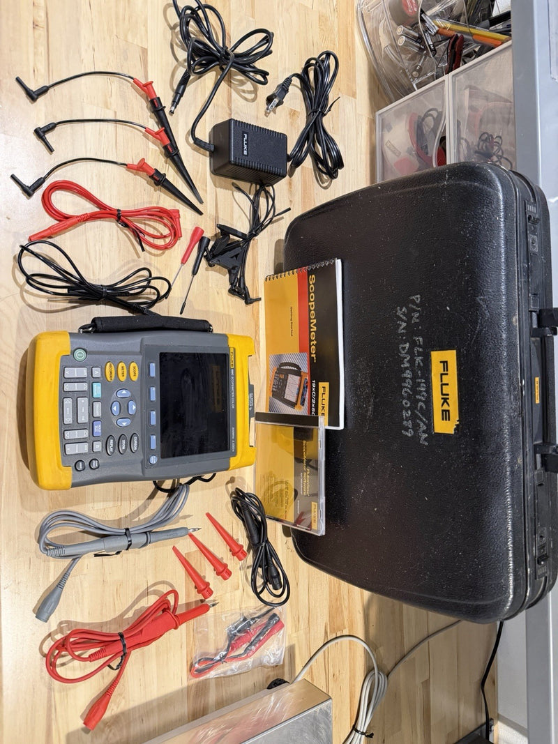 FLUKEE 199C 200MHZ 2.5GS/S SCOPEMETER COLOR WITH ACCESSORIES TESTED