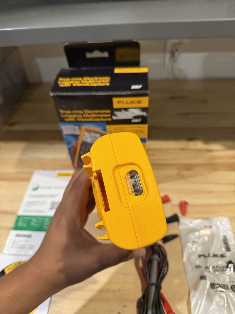 FLUKE 287 TRUE-RMS ELECTRONIC LOGGING MULTIMETER W/ TREND CAPTURE (NEW)