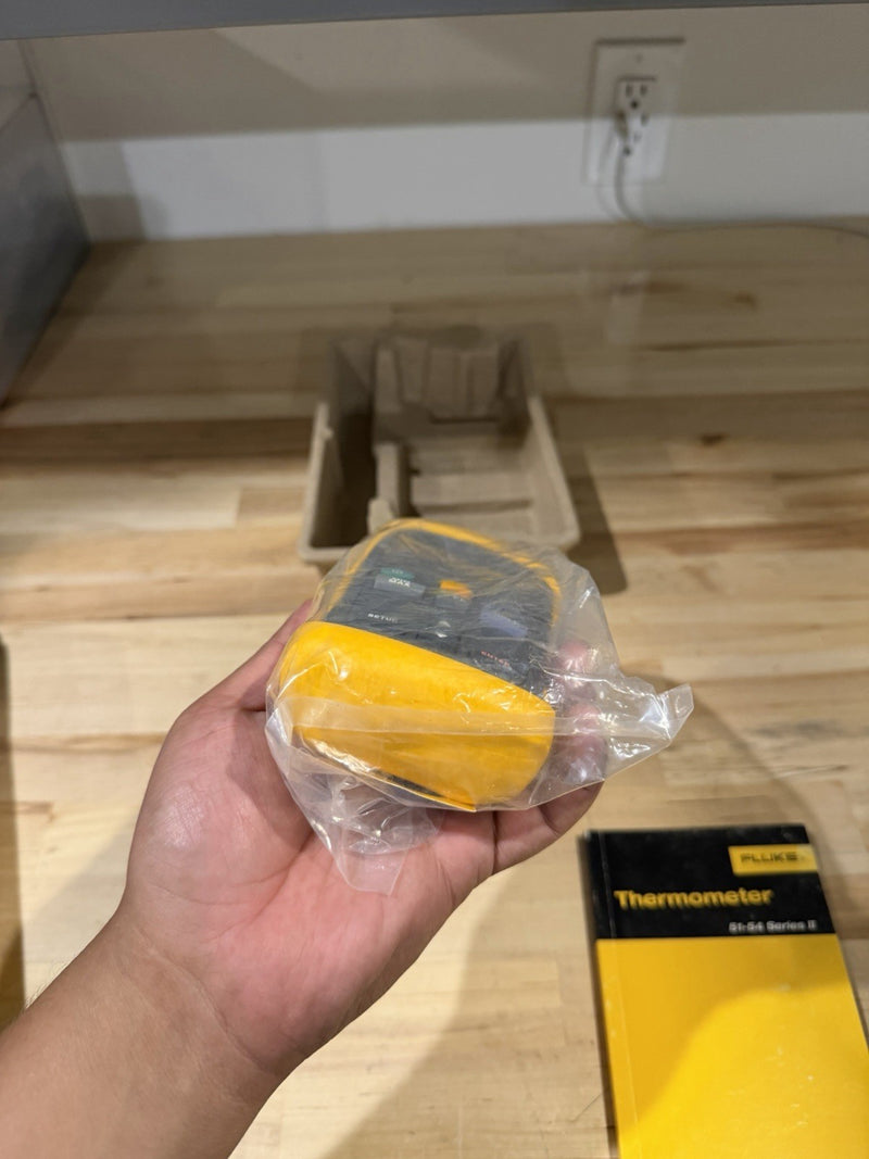 FLUKE 51 II THERMOCOUPLE THERMOMETER