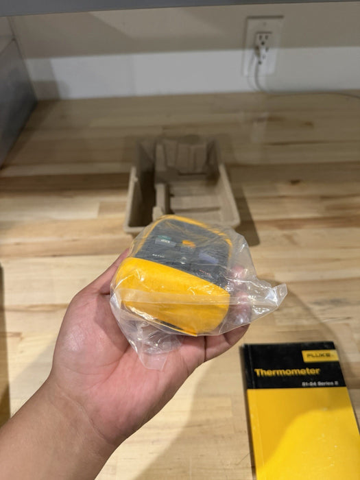 FLUKE 51 II THERMOCOUPLE THERMOMETER