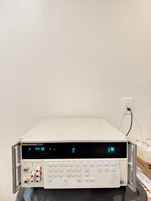 FLUKE 5790A MEASUREMENT STANDARD WITH WIDEBAND OPTION TESTED