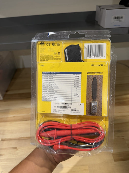 FLUKE 107 METER AC/DC 600V CAT III MULTIMETER WITH LEADS
