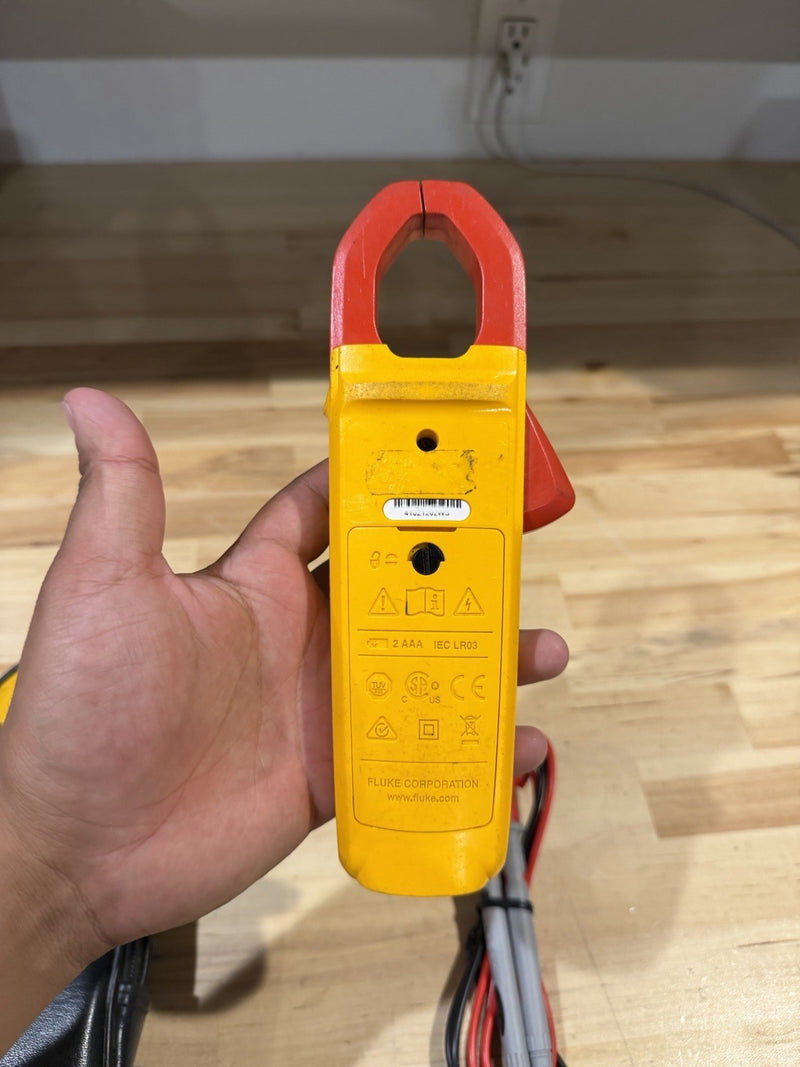 FLUKE 323 TRUE-RMS DIGITAL CLAMP METER WITH BAG & LEADS