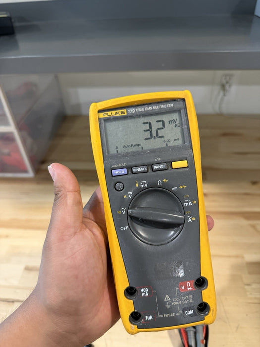 FLUKE 179 MULTIMETER WITH LEADS & CLIPS