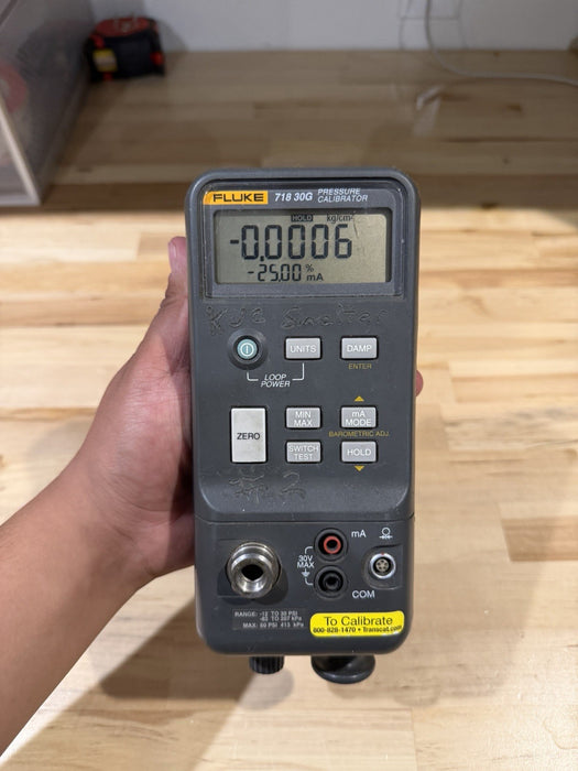 FLUKE 718 30G PRESSURE CALIBRATOR TESTED