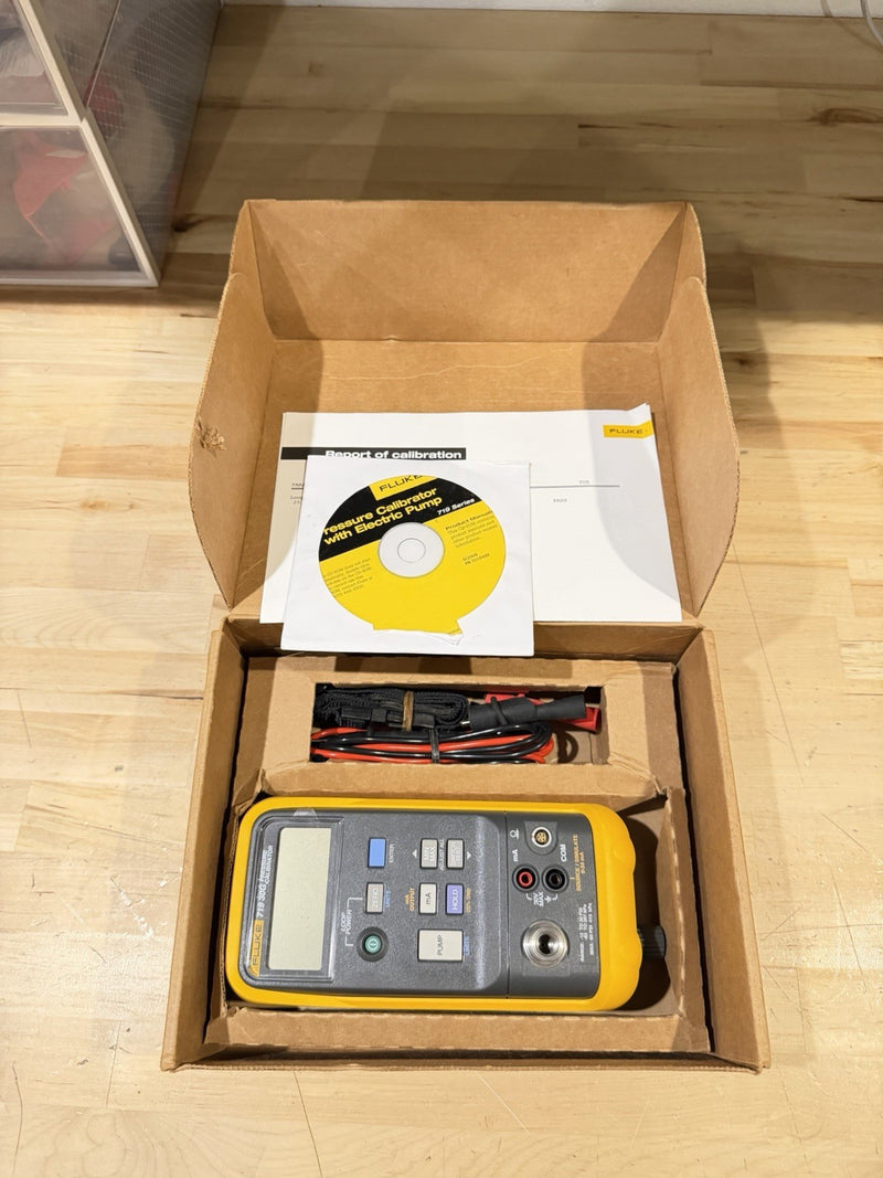 FLUKE 719 30G PRESSURE CALIBRATOR KIT W/ LEADS  (TESTED) NEW