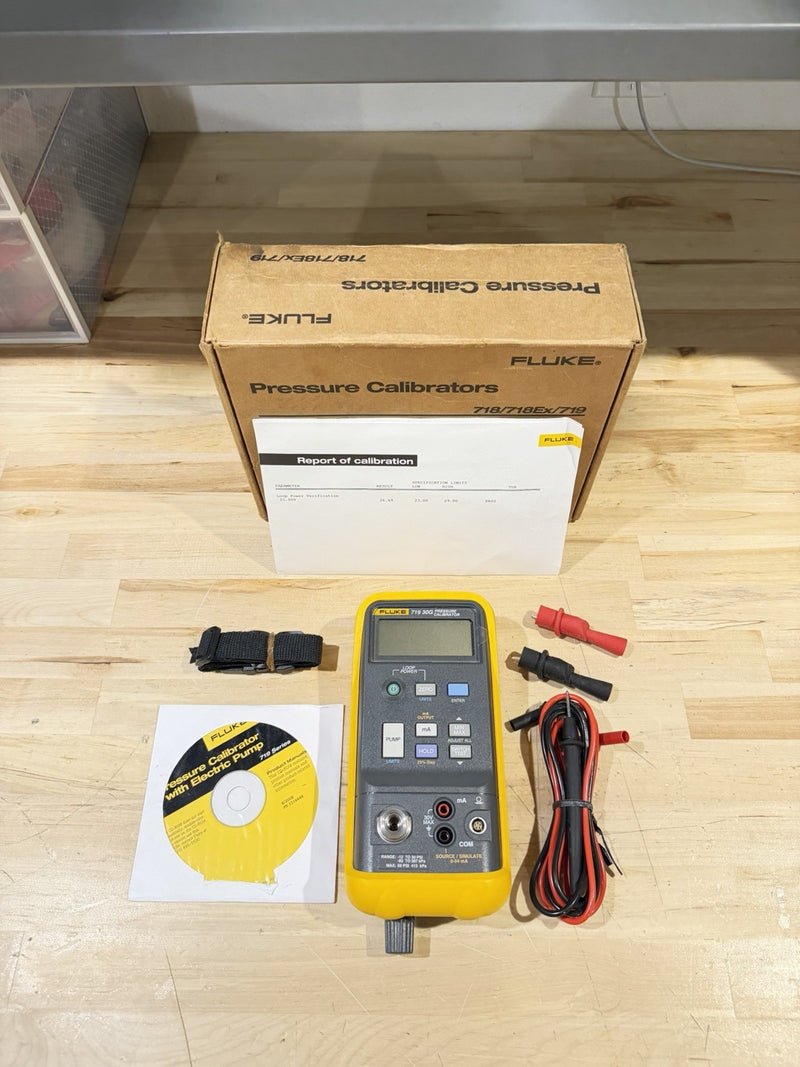 FLUKE 719 30G PRESSURE CALIBRATOR KIT W/ LEADS  (TESTED) NEW