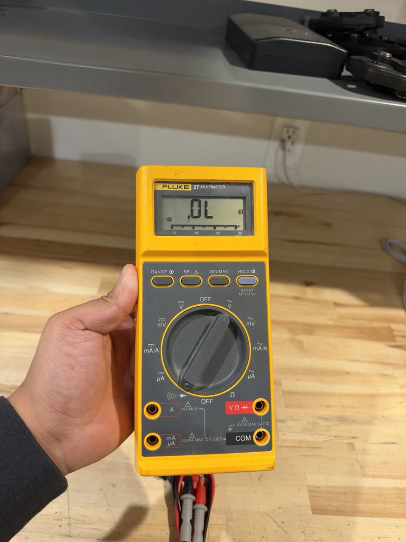 FLUKE 27 MULTIMETER W/ LEADS & CLIPS (TESTED) SHIPS FAST