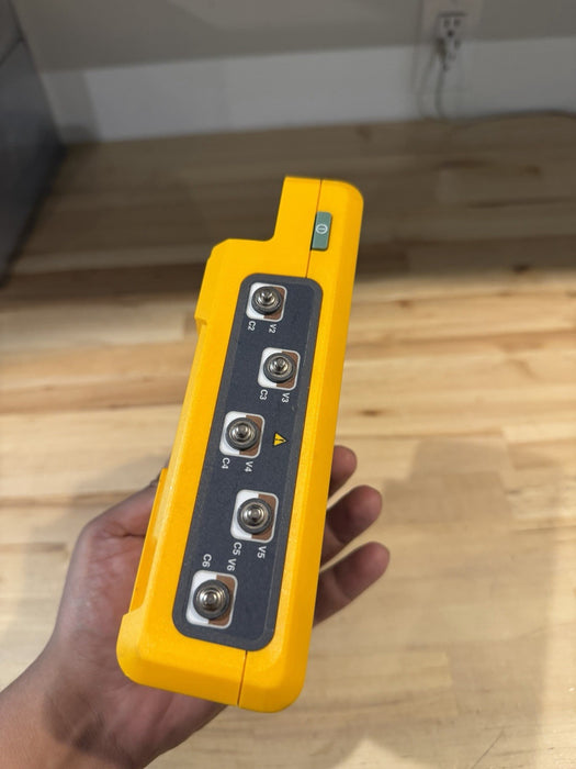 FLUKE PROSIM 4 VITAL SIGNS SIMULATOR (NO BATTERY) READ DESCRIPTION / FOR PARTS
