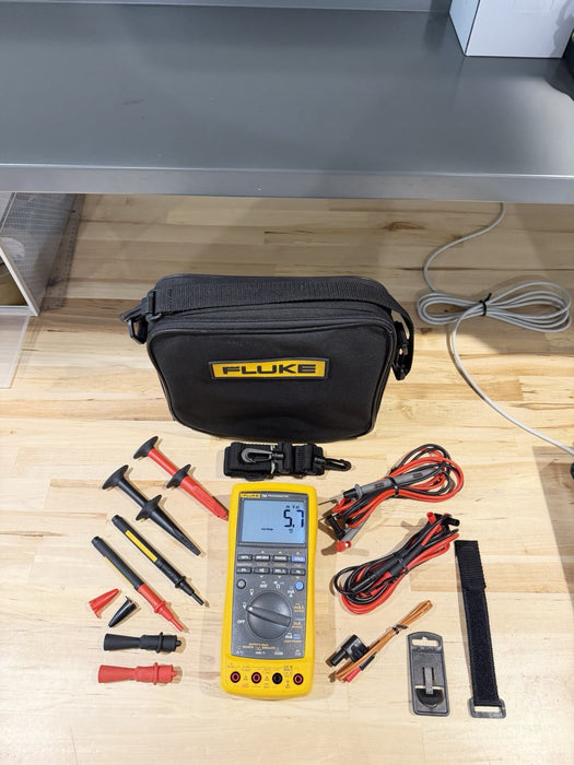 FLUKE 789 PROCESS METER W/ ACCESSORIES (TESTED) EXCELLENT CONDITION