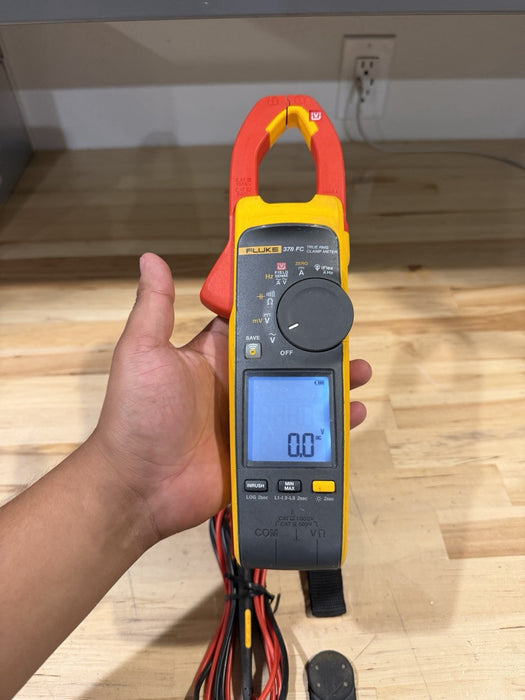 FLUKE 378 FC NON-CONTACT VOLTAGE CLAMP METER WITH LEADS