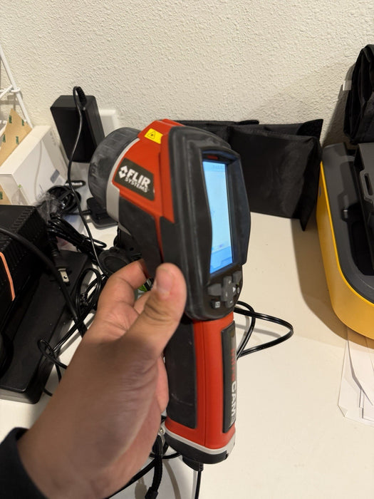 FLIR SYSTEMS INFRACAM W/ CHARGER & CASE (TESTED) FREE SHIPPING