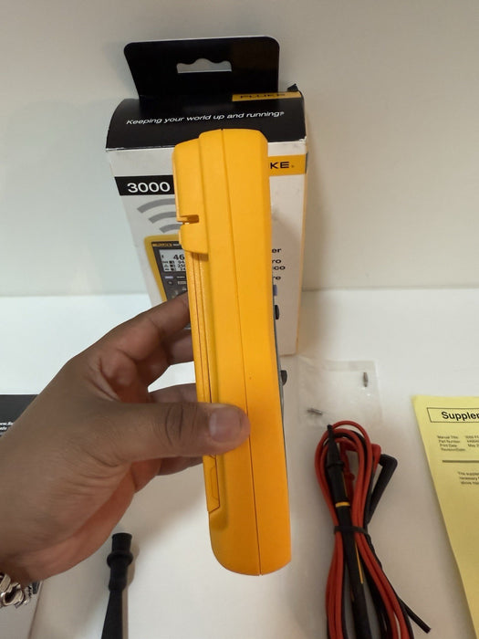 FLUKE 3000 FC WIRELESS DIGITAL MULTIMETER MFD 2025