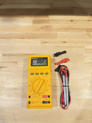 FLUKE 27 MULTIMETER W/ LEADS & CLIPS (TESTED) SHIPS FAST