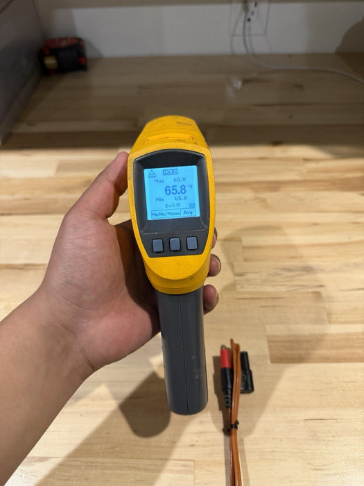 FLUKE 568 IR THERMOMETER WITH PROBE TESTED