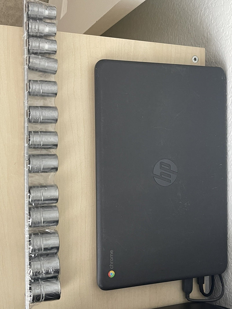 CAT/ SNAP-ON METRIC 13 PIECE SOCKET SET