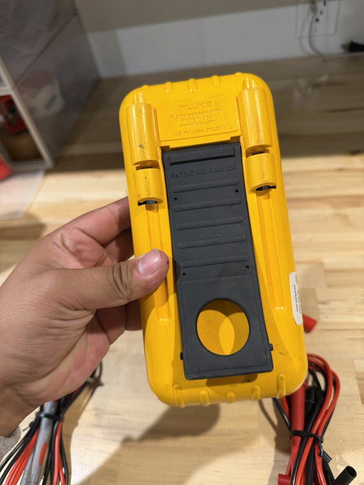 FLUKE 787 PROCESS METER WITH LEADS & CLIPS EXCELLENT CONDITION