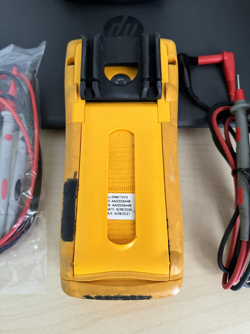 FLUKE 87IV TRMS MULTIMETER WITH BAG & LEADS