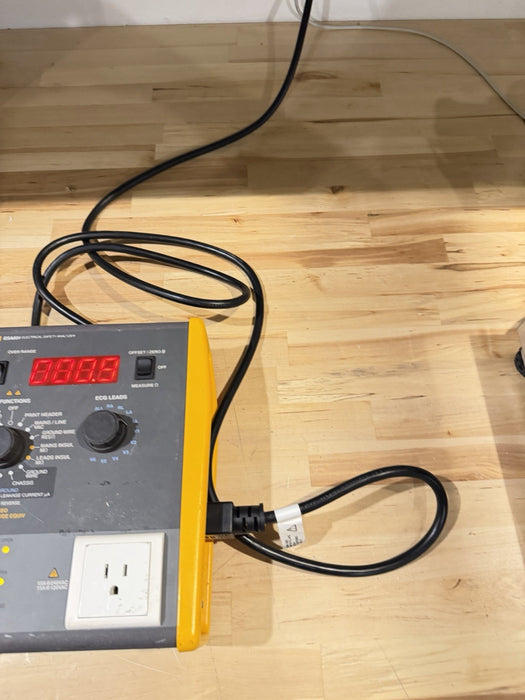 FLUKE BIOMEDICAL ESA601 ELECTRICAL SAFETY ANALYZER TESTER