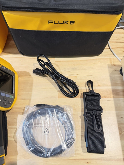 FLUKE TI480PRO IR CAMERA 60HZ 640 X 480 2 BATTERIES W/ CHARGE & CASE -SHIPS FREE
