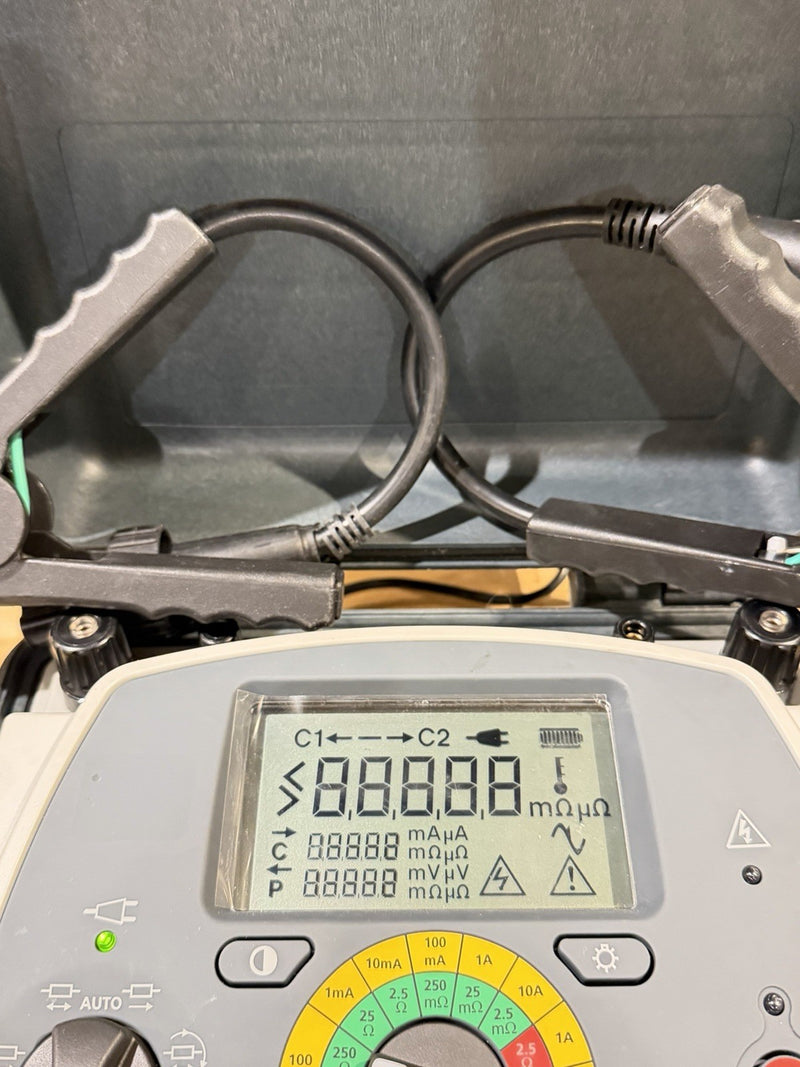MEGGER DLRO10HD DIGITAL LOW RESISTANCE OHMETER WITH PROBES & CHARGER TESTED