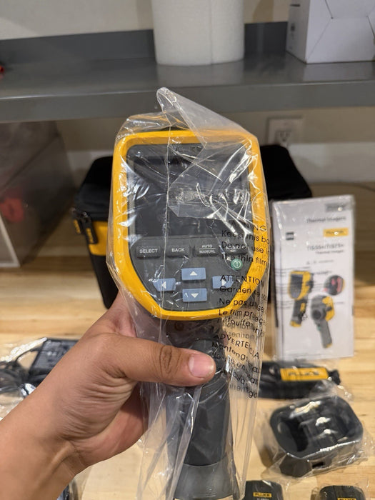 FLUKE TIS75+ 27 HZ 384X288 THERMAL IMAGING CANERA W/ ACCESSORIES (NEW SEALED)