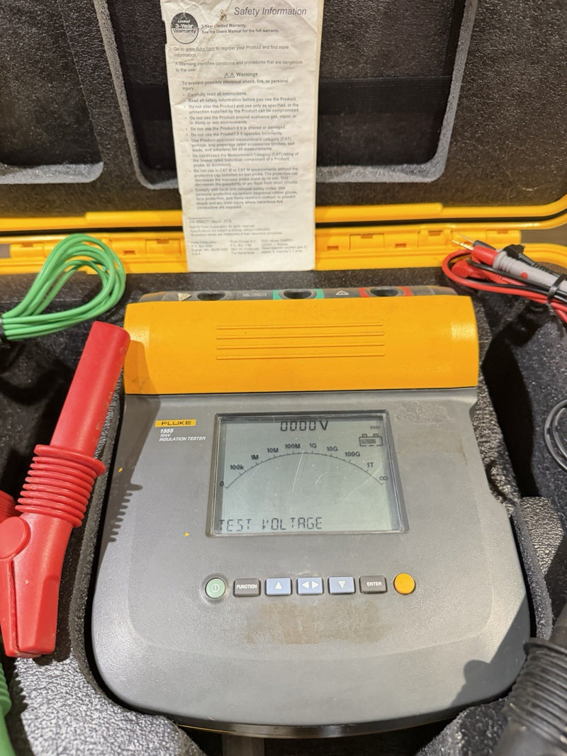 FLUKE 1555 10KV INSULATION TESTER WITH ACCESSORIES TESTED