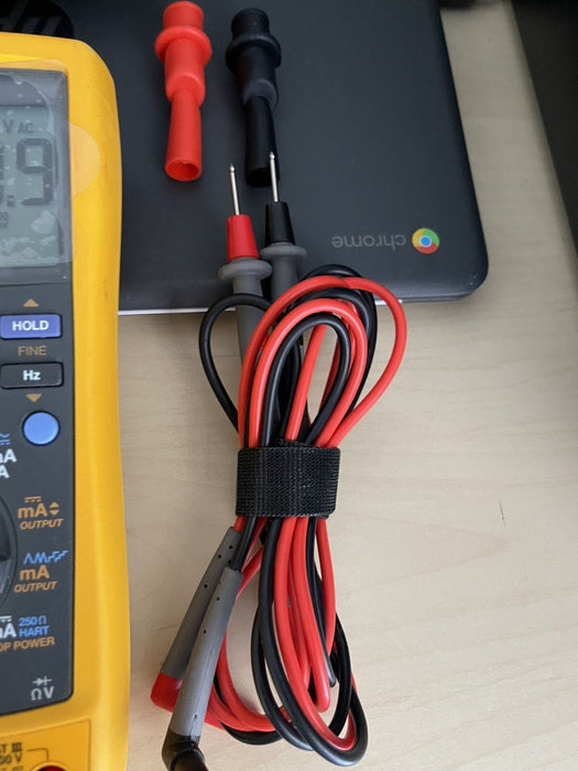 FLUKE 789 PROCESS METER WITH LEADS AND CASE