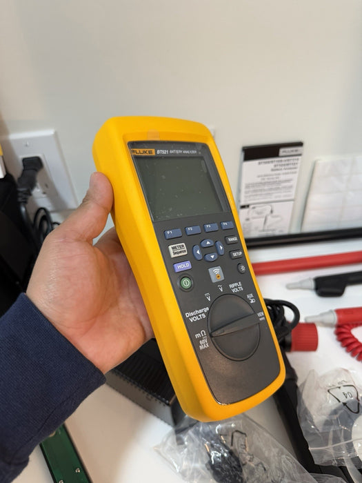 FLUKE BT521 BATTERY ANALYZER KIT W/ACCESSORIES (NEW FACTORY SEALED)CAL 2025/2026