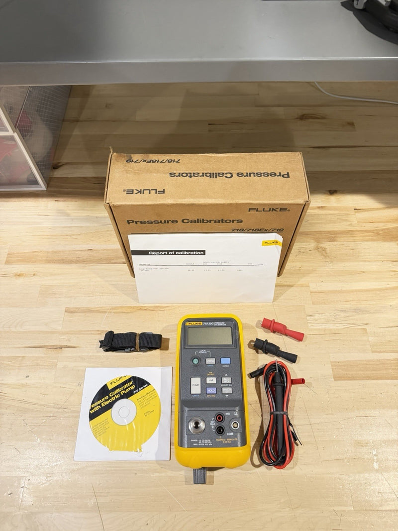 FLUKE 719 30G PRESSURE CALIBRATOR KIT W/ LEADS  (TESTED) NEW