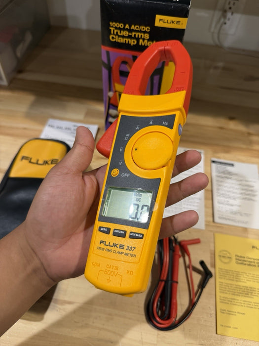 FLUKE 337 TRUE RMS CLAMP METER WITH LEADS & CLIPS RARE